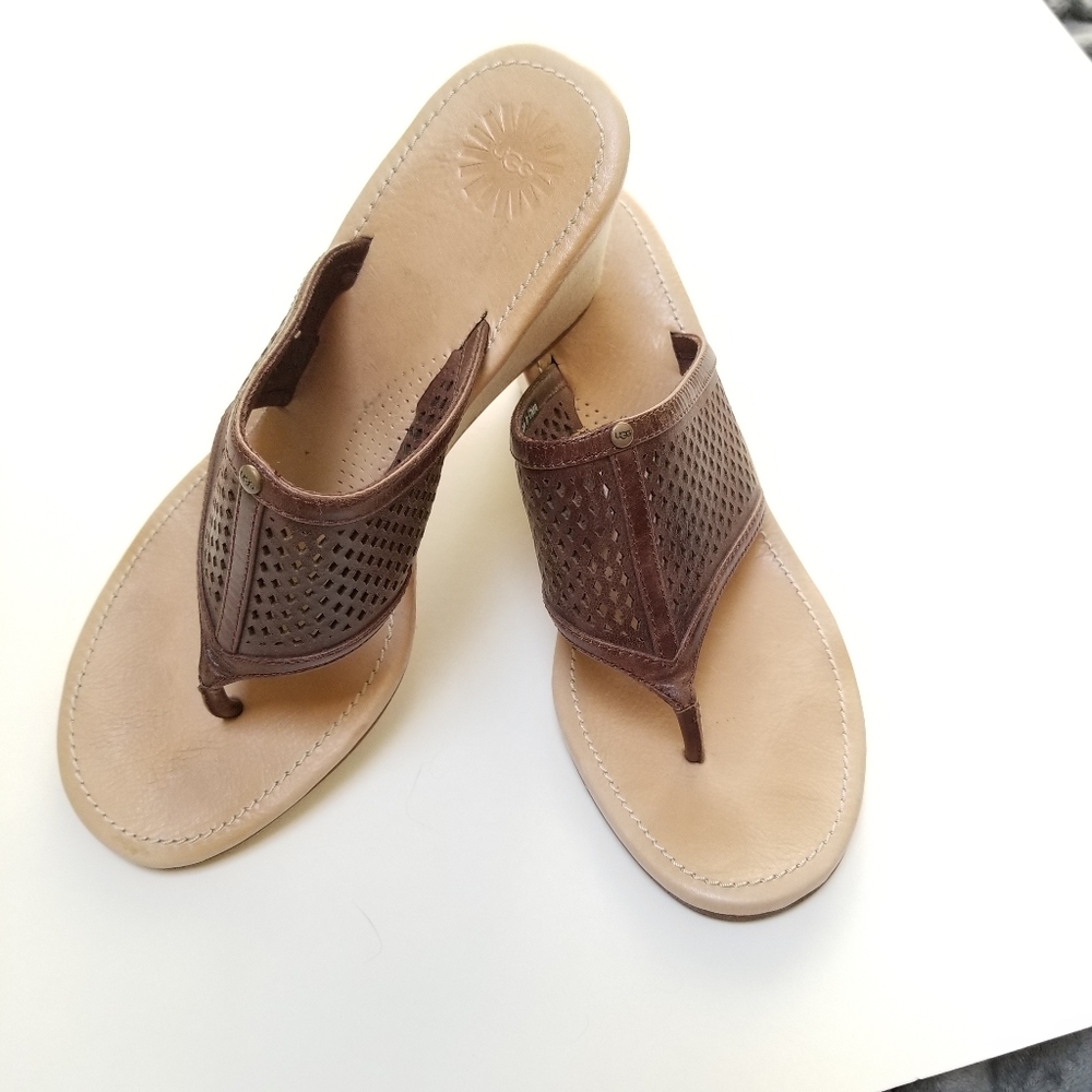 UGG Solena Brown Leather Wedge Thong Sandal Sz 9